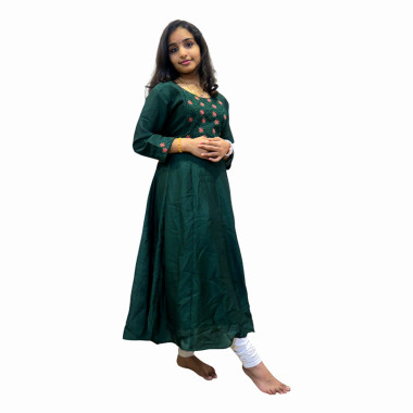 Feeding kurthi in Vijithra silk
