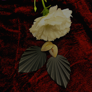 Vintage Leaf Shape Earrings