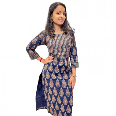 Slitted cotton kurthi with mirror detailing