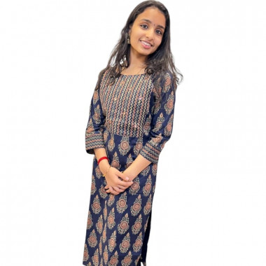 Slitted cotton kurthi with mirror detailing